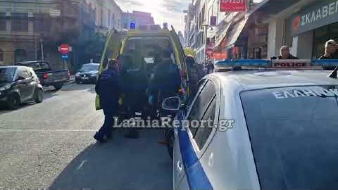 LamiaReport.gr: Κατέρρευσε στο κέντρο της πόλης