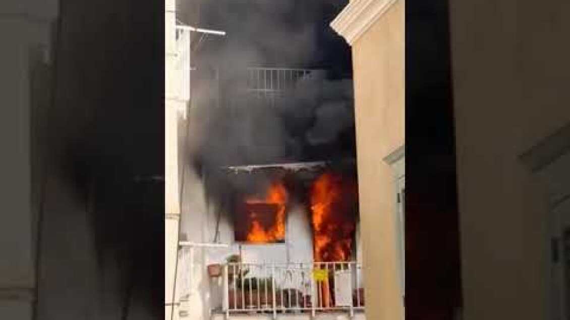 φωτιά σε σπίτι στην Ερμούπολη