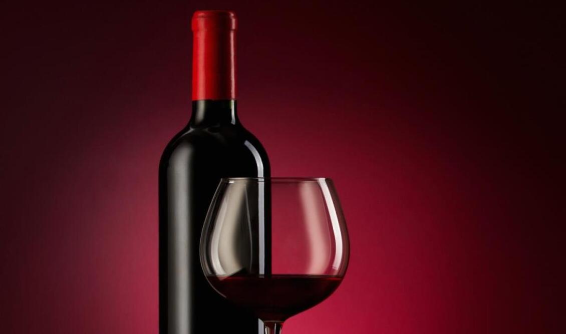 wallpaper-red-wine-bottle-and-glass