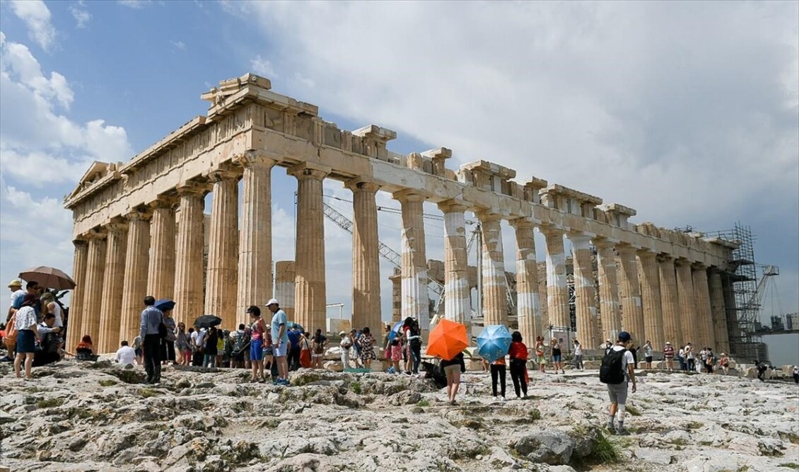 tourismos-ellada-oikonomia-akropoli