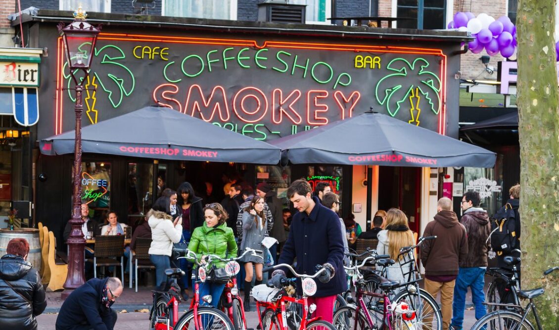 amsterdam-coffee-shop-walking-tour-1200x726