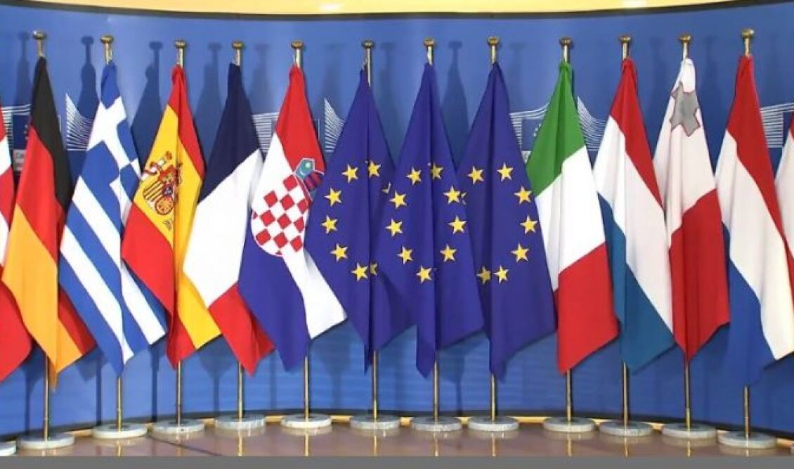 Ευρωπαικη-Ενωση-σημαιες-696x397