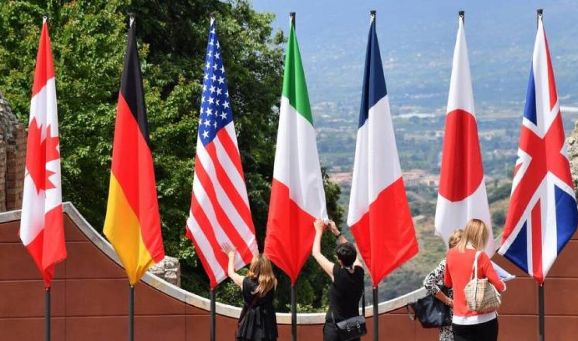 G7-flags