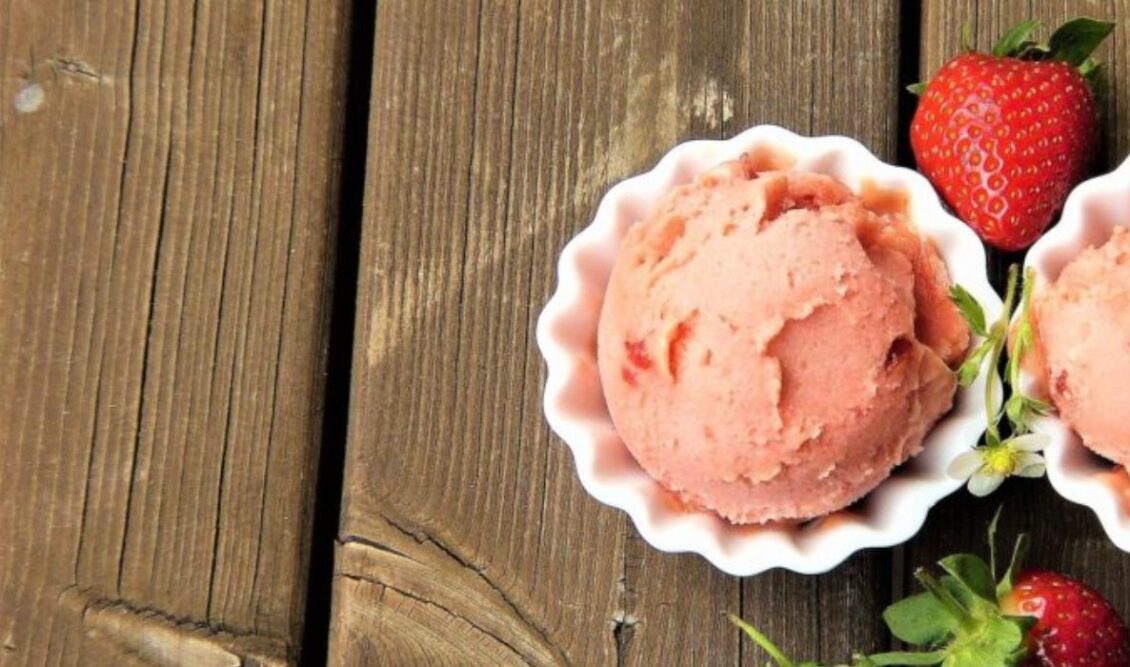 strawberry-ice-cream-2239377_1920-1024x575