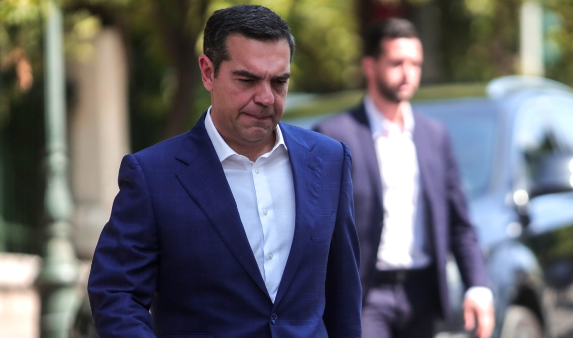 tsipras_mavri_trypa_istoria