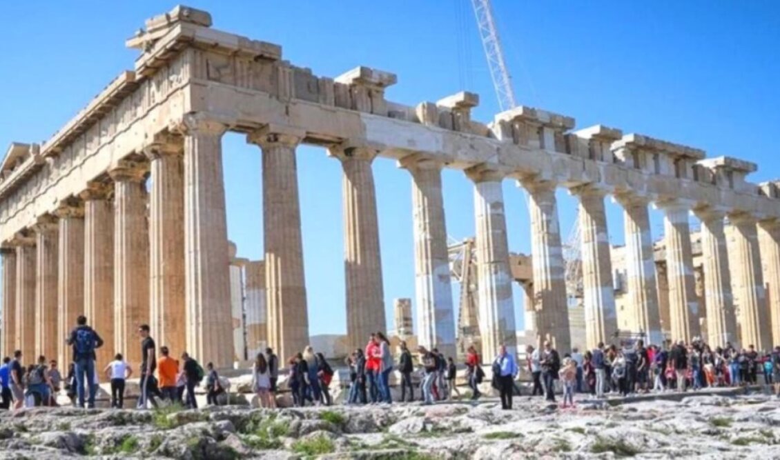 Akropolis_Touristes
