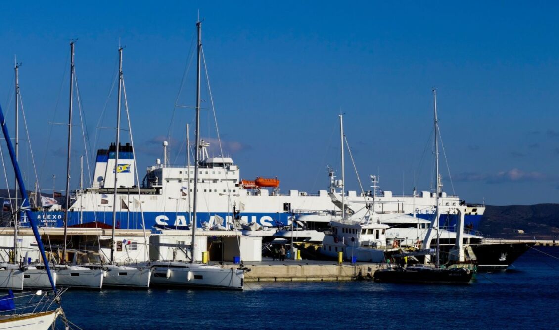 Απαγόρευση απόπλου του επιβατηγού - οχηματαγωγού πλοίου «ΙΟΝΙΣ» από την Κέα λόγω μηχανικής βλάβης