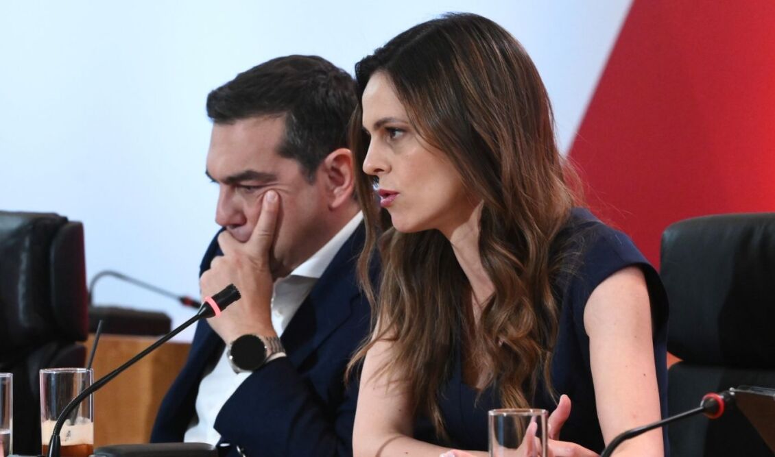 Έφη Αχτσιόγλου: Γράφτηκε on camera στην ΕΛΑΣ