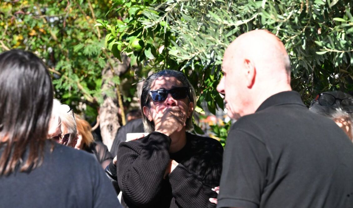 Μαρία Μαζωνάκη κατέρρευσε στο μνημόσυνο