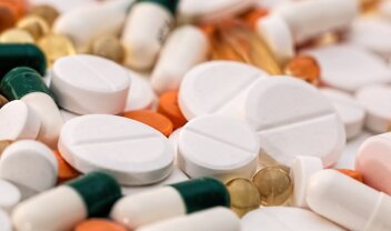 addiction-antibiotic-capsules-159211
