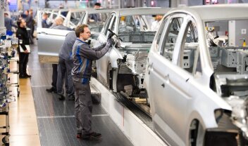 Federal-statistical-office-German-car-industry-recorded-a-significant-drop-in-production