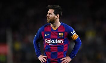 Lionel-Messi-Barcelona-vs-Levante-La-Liga-2020-768x512