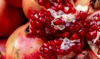 pomegranate-3725119_1280-1024x682