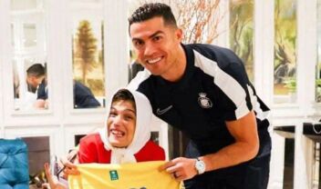 Cristiano_Ronaldo_Irani_agkalia_mastigomata