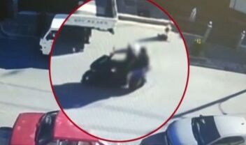 Ελευσίνα: Ευρήματα τρόμου στο σπίτι του ενός από τους δύο κατηγορούμενους για την απόπειρα ανθρωποκτονίας εις βάρος 32χρονου - Από μαχαίρια και μπαλακλάβες έως νεοναζιστικά έντυπα