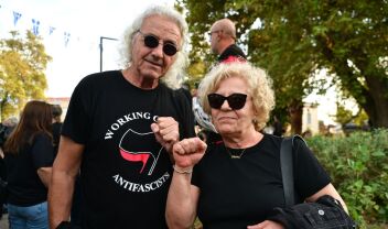 Ελευσίνα: Αντιφασιστική πορεία με τη Μάγδα Φύσσα παρούσα - Για την απόπειρα ανθρωποκτονίας του 32χρονου (Εικόνες & Βίντεο)