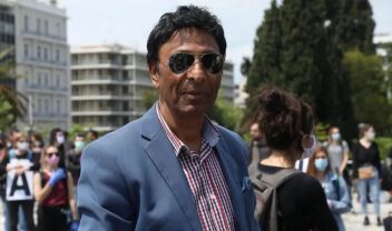 Ο Βασίλης Παϊτέρης μέσα από τη φυλακή 