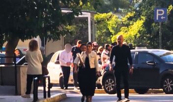 Στην Ευελπίδων ο 52χρονος γυναικολόγος για πορνογραφία ανηλίκων