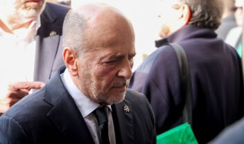 Οι νέες συμφωνίες του Γιάννη Αλαφούζου 