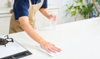 Τρία διαφορετικά πανιά κουζίνας για υγιεινή και ασφάλεια