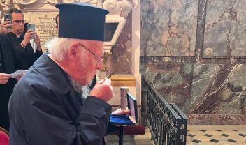 O Οικουμενικός Πατριάρχης Βαρθολομαίος: Απότμημα της κάρας του Τιμίου Προδρόμου επέστρεψε στην Πόλη από την Αμιένη ύστερα από 822 χρόνια (Εικόνες)