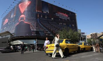 Το Ιράν ετοιμάζεται για νέες συγκρούσεις με τις ΗΠΑ: Η οχύρωση πυρηνικών εγκαταστάσεων και η κατήχηση στα νηπιαγωγεία