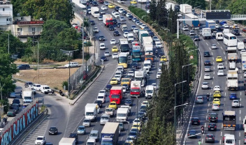 Live κίνηση: "Κόκκινος" ο Κηφισός, μεγάλες καθυστερήσεις σε Αττική Οδό και Κηφισίας 