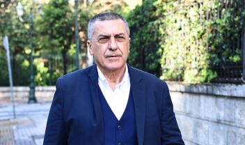 "Εντός έδρας" έπαιξε το ΠΑΣΟΚ στη Λάρισα, με τον Κουρέτα σε ρόλο ιδανικού οικοδεσπότη