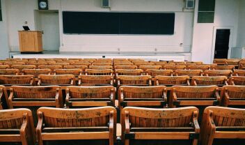 Μεταπτυχιακά από... χρυσό και οργάνωση στον αυτόματο: Μια πικρή ιστορία από το ΑΠΘ