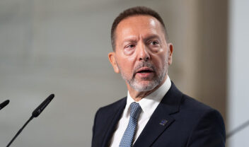Στουρνάρας: Απαραίτητες οι θεσμικές μεταρρυθμίσεις για πιστοληπτική αξιολόγηση ''Α'' πριν από το 2030