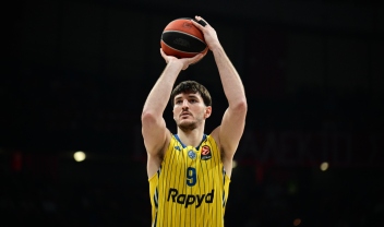 Euroleague: Η Μακάμπι Τελ Αβίβ απέδρασε από τη Βαλένθια, εύκολες νίκες για Φενερμπαχτσέ και Ρεάλ Μαδρίτης