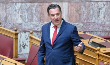  Γεωργιάδης στα Παραπολιτικά 90,1: "Αρχίζει και γίνεται κωμικό το να μιλάμε συνέχεια για κόμμα Σαμαρά ενώ δεν υπάρχει - Τον τελευταίο μήνα ο Τσίπρας είναι σε μια συναστρία λαθών"