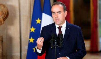 Λεκορνί για τα επεισόδια στη Γαλλία: "Κανείς δεν θα επιβάλει την πολιτική του ατζέντα μέσω της βίας"