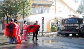 Αλβανία: Μαίνονται για έκτη μέρα τα επεισόδια στα Τίρανα 