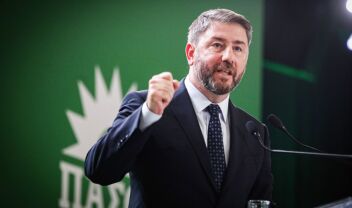 androulakis-aigaleo-xronia-pasok-minima-allagis-