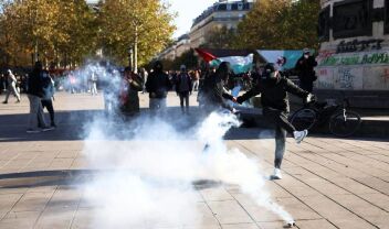 επεισόδια στο Παρίσι με δακρυγόνα