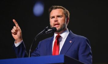 Τζέι Ντι Βανς: Κατηγορεί τη μετανάστευση για τις βιαιότητες στη Γαλλία