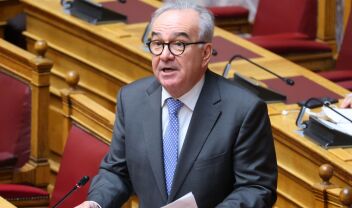 Παπαθανάσης: Πρέπει να είμαστε σοβαροί δημοσιονομικά