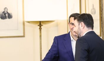 Η μυστική τακτική του Τσίπρα για να “στριμώξει” τον Ανδρουλάκη: Ερωτήματα για την θέση του ΠΑΣΟΚ ότι πρωθυπουργός θα είναι ο αρχηγός του πρώτου κόμματος στις κάλπες