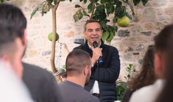 Τσίπρας: "Υπ' αριθμόν ένα παράγοντας αποσταθεροποίησης ο Μητσοτάκης"