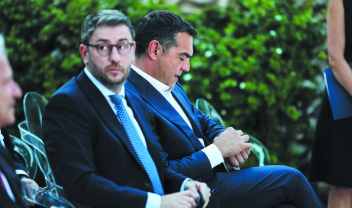 Στα... χαρακώματα ΠΑΣΟΚ και Τσίπρας για τη δεύτερη θέση: Προ των πυλώ της Χαριλάου Τρικούπη Κασιμάτη και Κοροβέση
