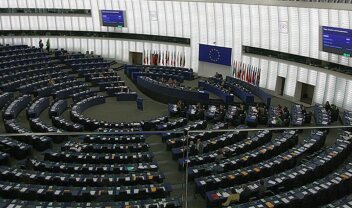 Η μάχη για τον προϋπολογισμό 2028-2034: Το Ευρωπαϊκό Κοινοβούλιο ανεβάζει τον πήχη