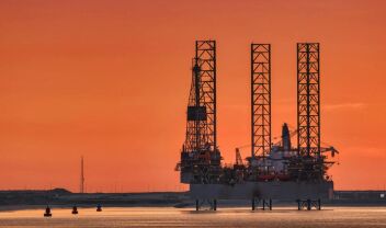 Πετρέλαιο: Πλησιάζει τα 110 δολάρια το βαρέλι - Άνοδος και στο φυσικό αέριο