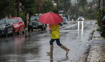 Καιρός: Ο Αρναούτογλου μιλά για βροχές με... ταχυδρομικό κώδικα - "Διαλέγουν" περιοχές, ποια η πρόγνωση για τις 28 Οκτωβρίου (Βίντεο)