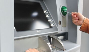 Επίδομα 565 ευρώ από ΔΥΠΑ: Ποιοι χάνουν το βοήθημα