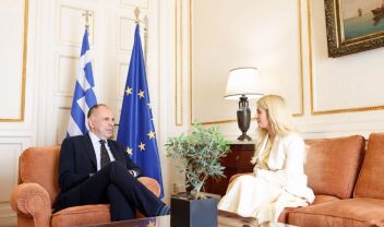 Γιώργος Γεραπετρίτης: Συνάντηση με την Αννίτα Δημητρίου 