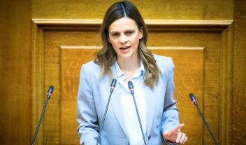 Πυρά Νέας Αριστεράς κατά Αχτσιόγλου με ειρωνείες για το κόμμα Τσίπρα: "Μας καλεί να προστρέξουμε όπως η ίδια"