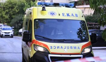Σοβαρό τροχαίο στο Μαρούσι: Πεζός παρασύρθηκε από ΙΧ - Διακομίστηκε στο ΚΑΤ, μάχη για να κρατηθεί στη ζωή 