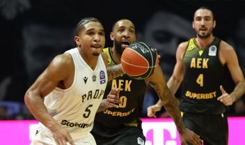 ΠΑΟΚ - ΑΕΚ, Basket League: Το ντέρμπι βάφτηκε "ασπρόμαυρο" με σόου Ταϊρί (Βίντεο)