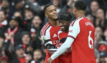 Άρσεναλ - Έβερτον 2-0, Premier League: Της αμύνης τα... παιδιά έστειλαν τους Λονδρέζους στην κορυφή!
